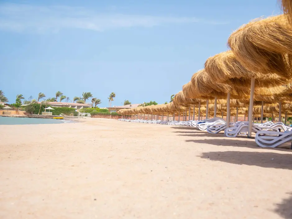 Пляж отелея Rewaya Majestic Resort 5*