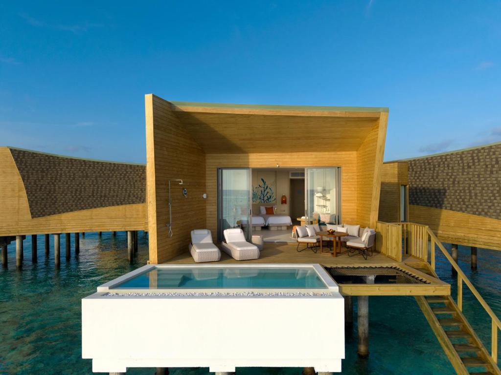 Вилла Centara Mirage Lagoon Maldives 4*