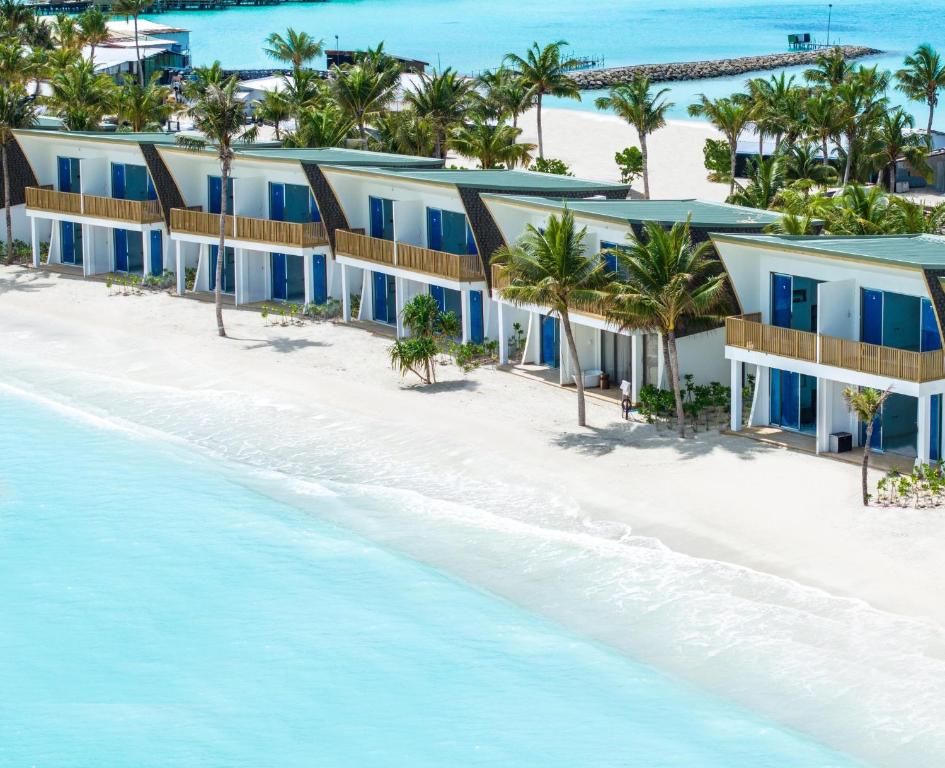 Бунгало Centara Mirage Lagoon Maldives 4*