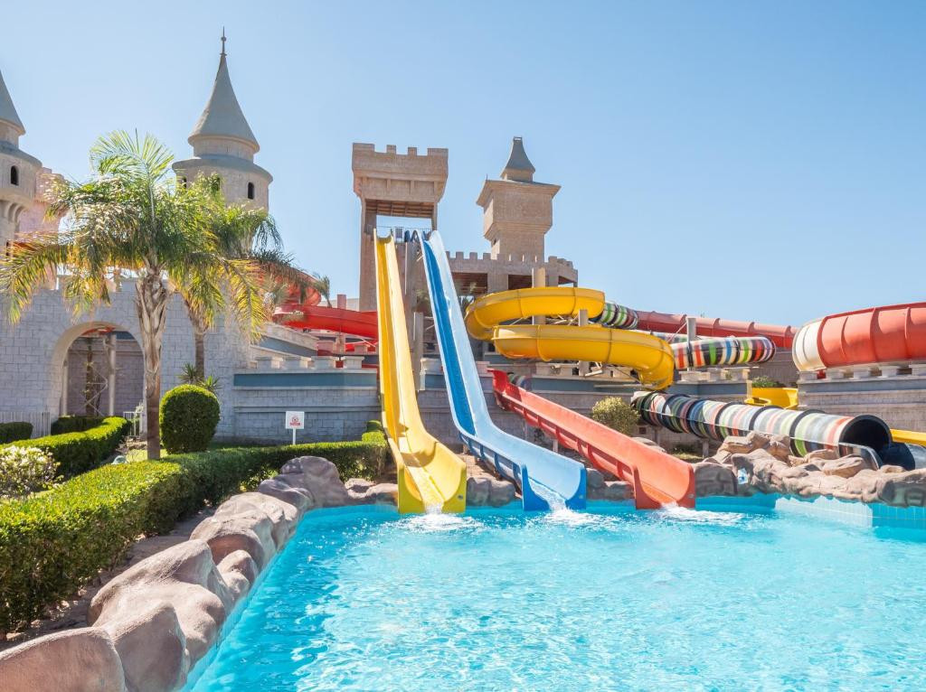 Аквапарк в отеле Serenity Alma Heights 5*