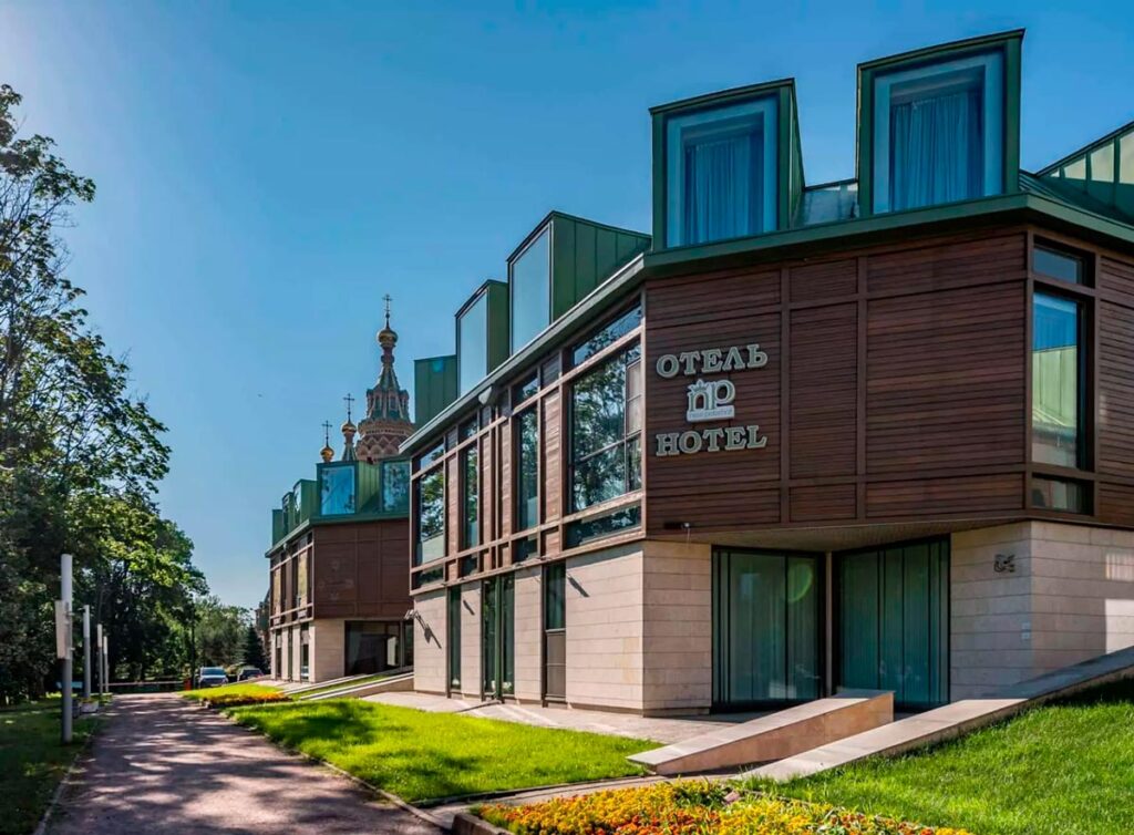 Отель Новый Петергоф 4*