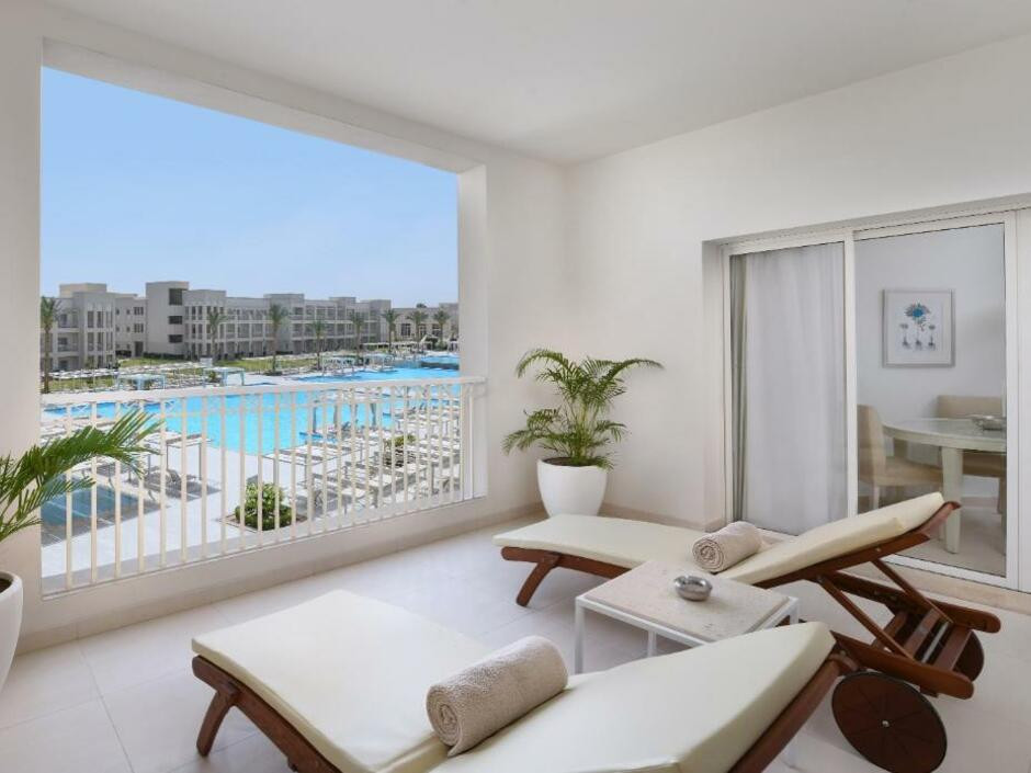 Отель Jaz Aquaviva Makadi Bay 5*