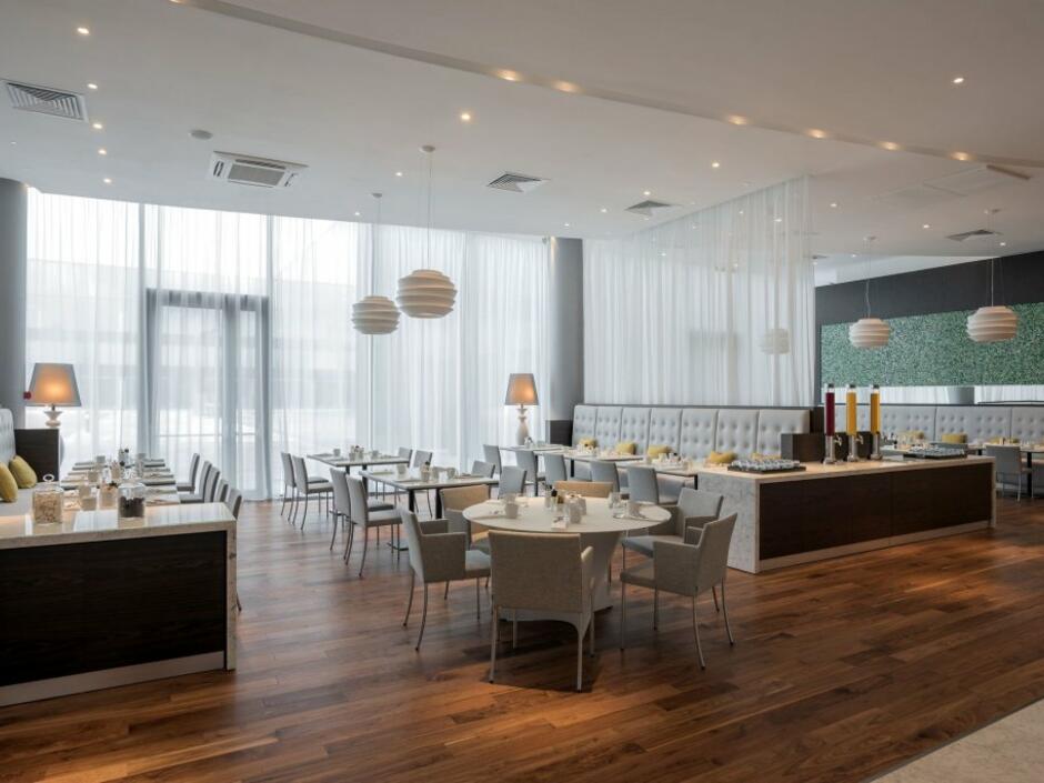 Отель Hilton Saint Petersburg ExpoForum 4*