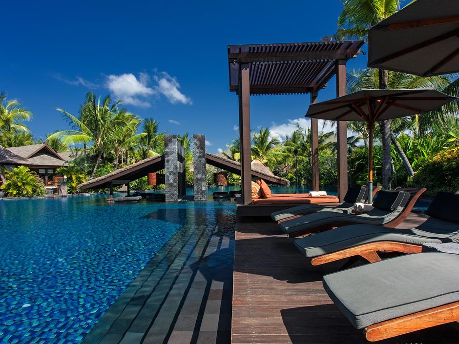 Бассейн в отеле The St. Regis Bali Resort 5*