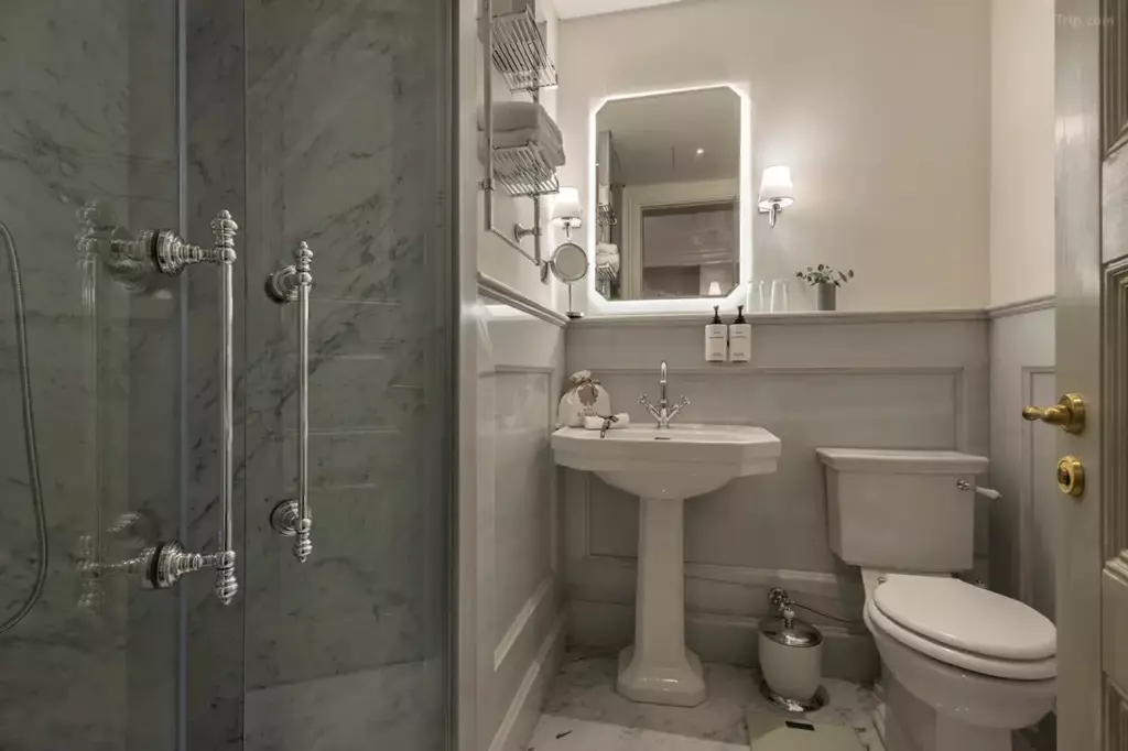 Отель Komana Hotel Binbirdirek 5*