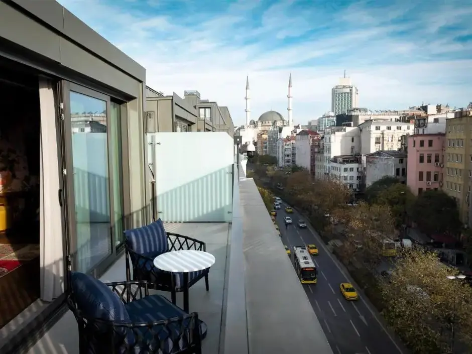 Новый отель Canopy by Hilton Istanbul Taksim 4*