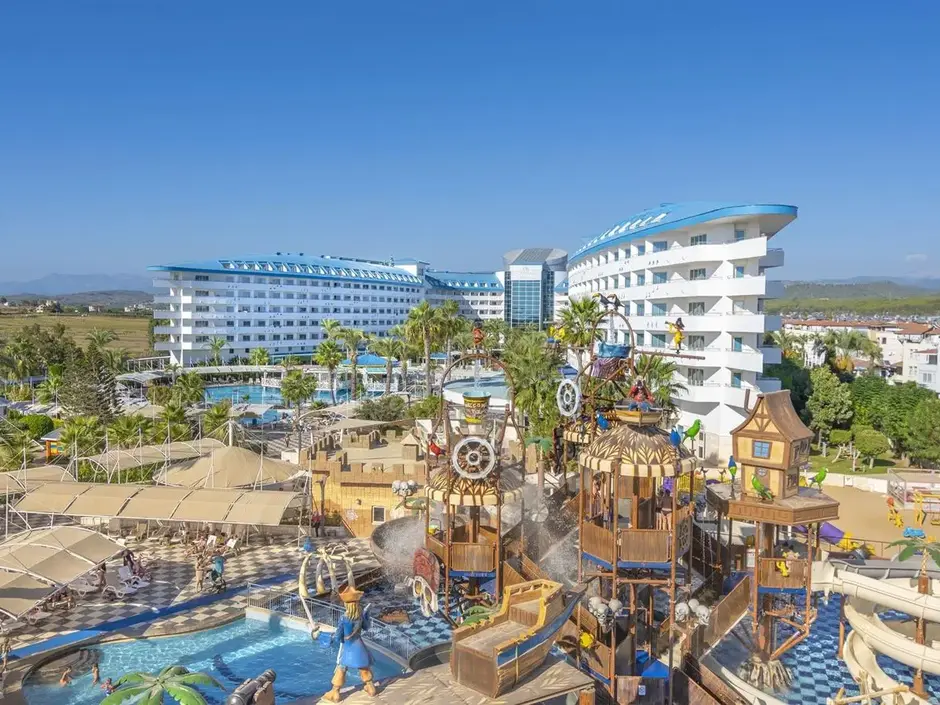 Отель Crystal Admiral 5*