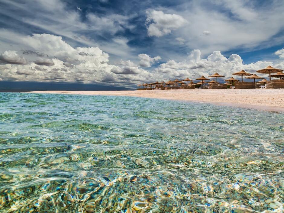 Пляж отеля Swissotel Sharm El Sheikh 5*