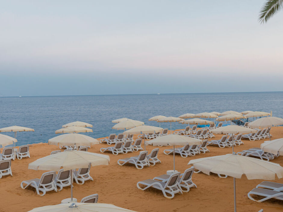 Пляж в отеле Stella Di Mare Beach Hotel & Spa 5*