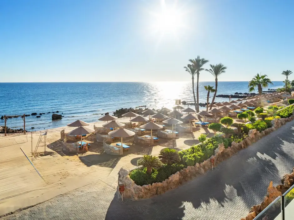 Пляж отеля Pickalbatros Citadel Resort Sahl Hasheesh 5*