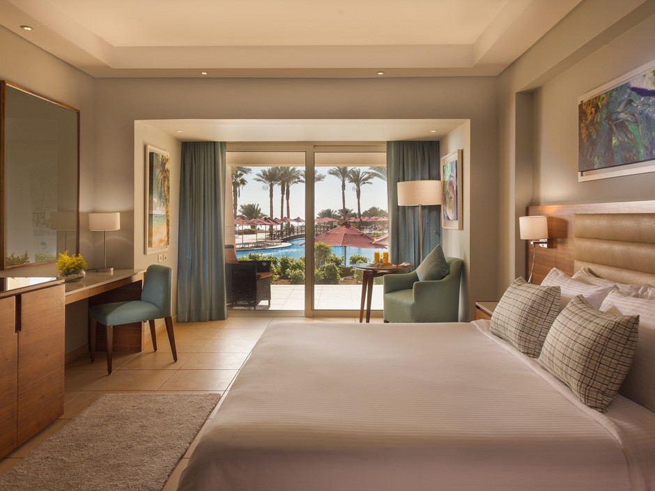 Номер в отеле Grand Rotana Resort & Spa 5*