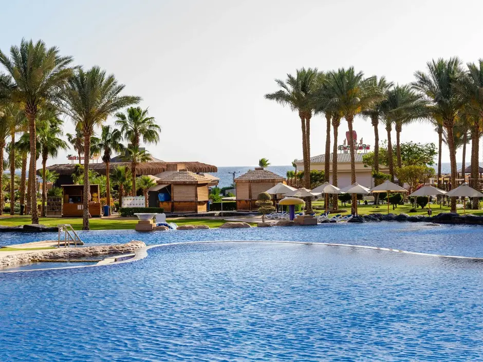 Бассейн на территории отеля Tropitel Sahl Hasheesh 5*