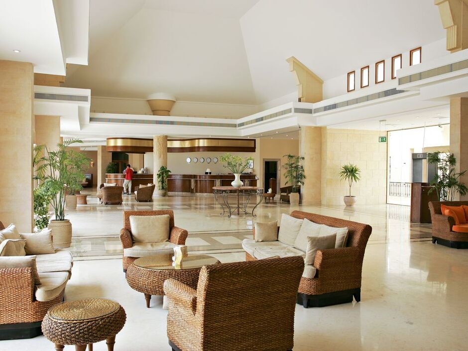 Холл отеля The Three Corners Fayrouz Plaza 5*