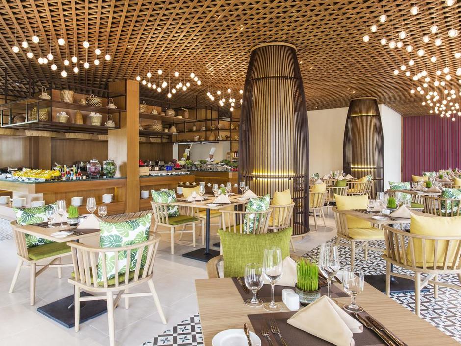 Ресторан отеля Dusit Princess Moonrise Beach Resort 4*